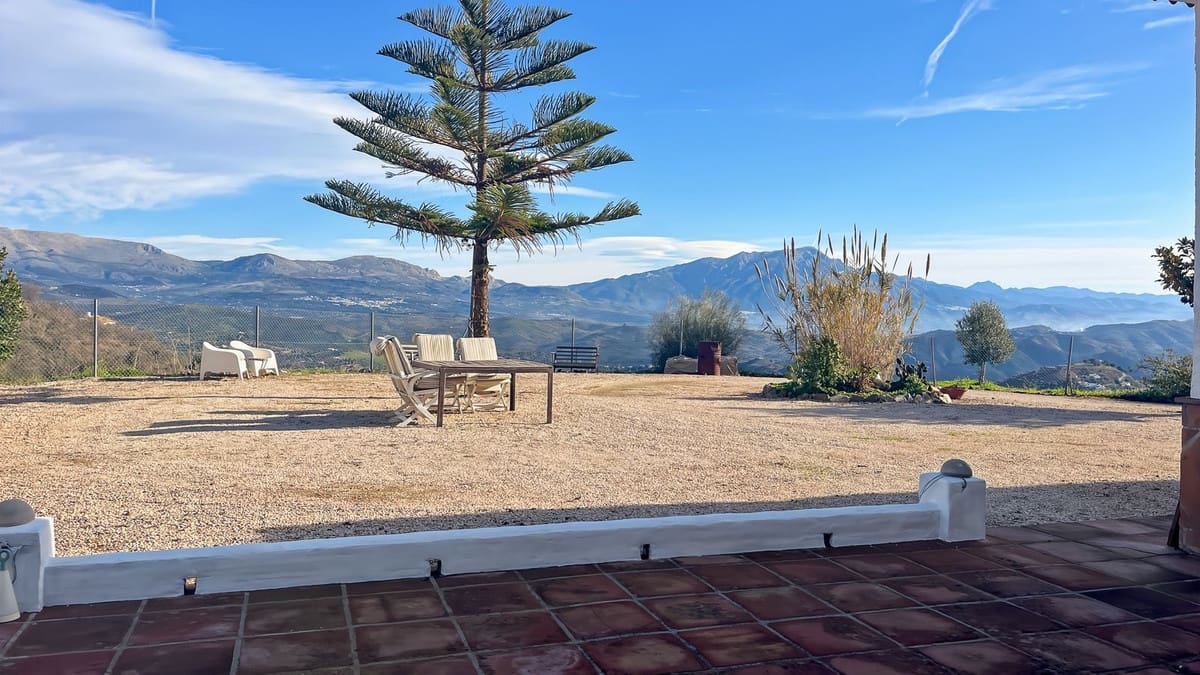 3 soveværelse Villa til salg i Colmenar med swimmingpool garage - € 436.000 (Ref: 9528942)