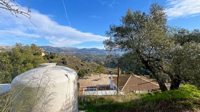 3 soveværelse Villa til salg i Colmenar med swimmingpool garage - € 436.000 (Ref: 9528942)