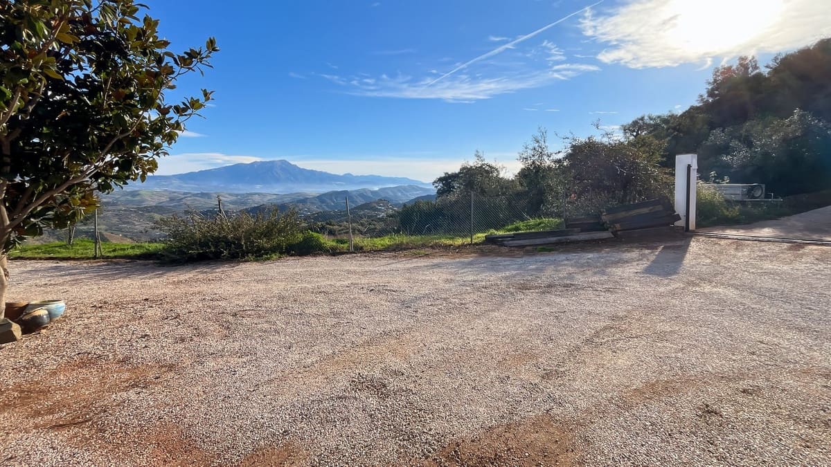 3 soveværelse Villa til salg i Colmenar med swimmingpool garage - € 436.000 (Ref: 9528942)