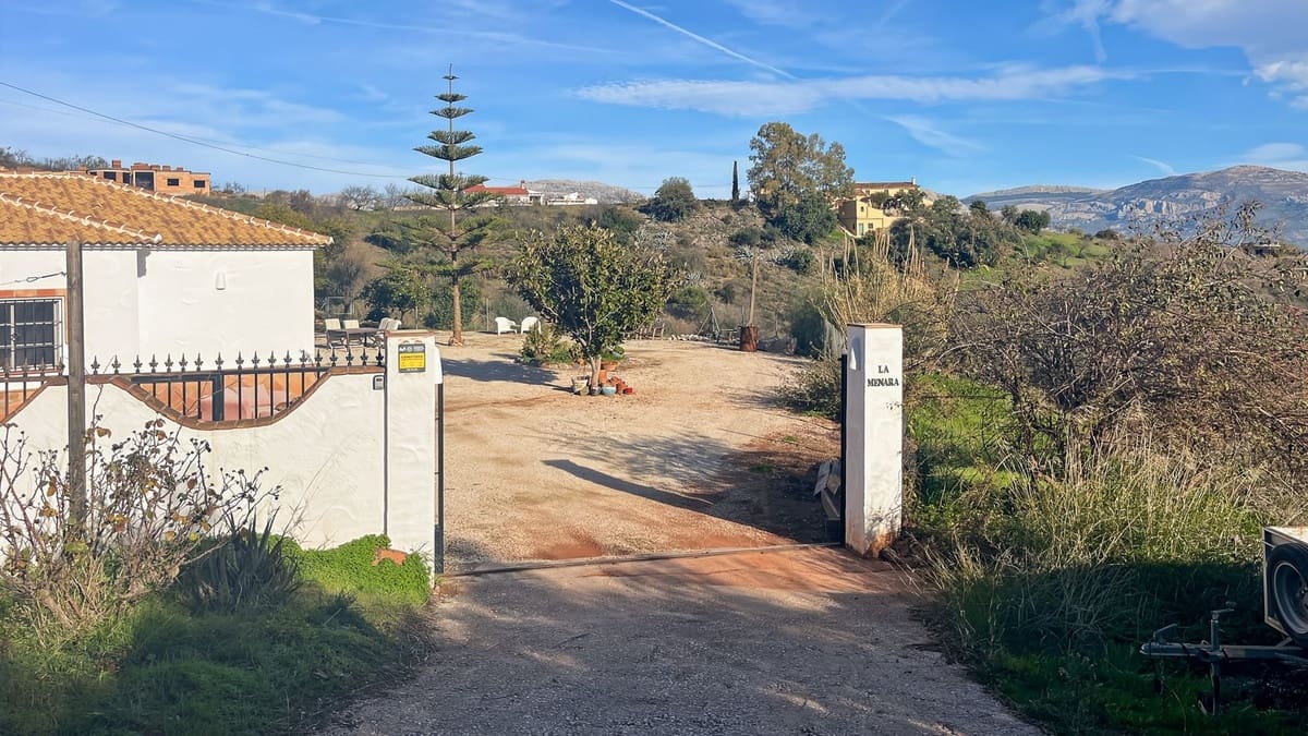 3 soveværelse Villa til salg i Colmenar med swimmingpool garage - € 436.000 (Ref: 9528942)