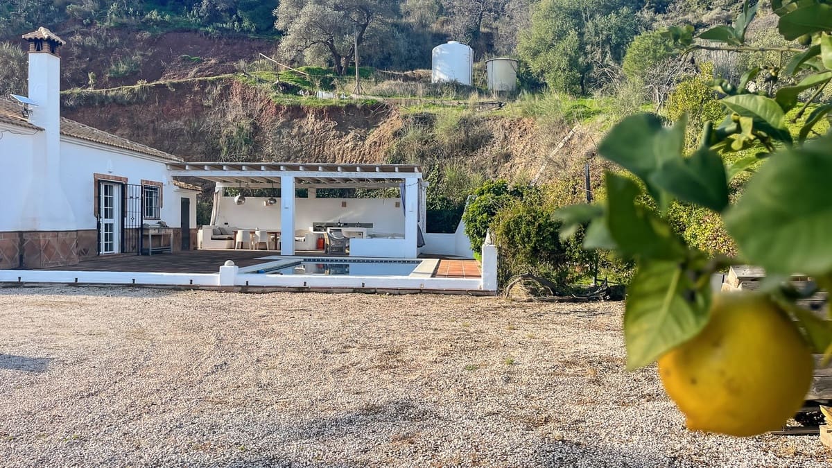 3 soveværelse Villa til salg i Colmenar med swimmingpool garage - € 436.000 (Ref: 9528942)