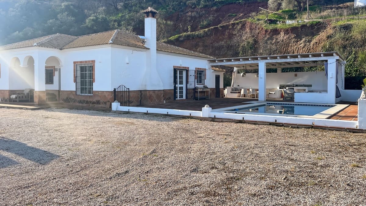 3 soveværelse Villa til salg i Colmenar med swimmingpool garage - € 436.000 (Ref: 9528942)