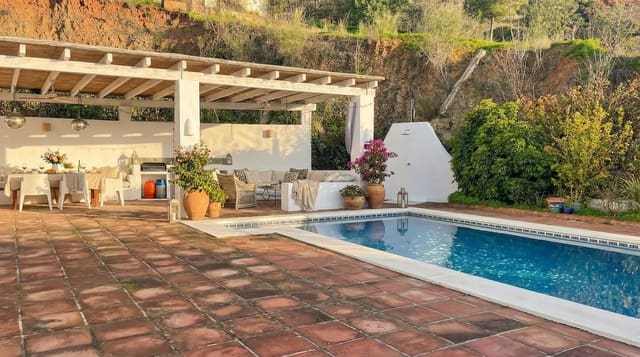 4 sypialnia Willa na sprzedaż w Colmenar z basenem garażem - 436 000 € (Ref: 9528942)