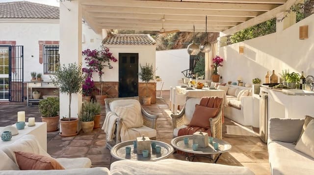 4 chambre Villa/Maison à vendre à Colmenar avec piscine garage - 399 000 € (Ref: 9528942)