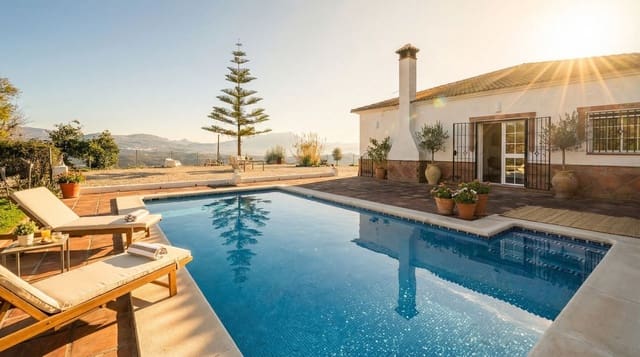 4 chambre Villa/Maison à vendre à Colmenar avec piscine garage - 399 000 € (Ref: 9528942)