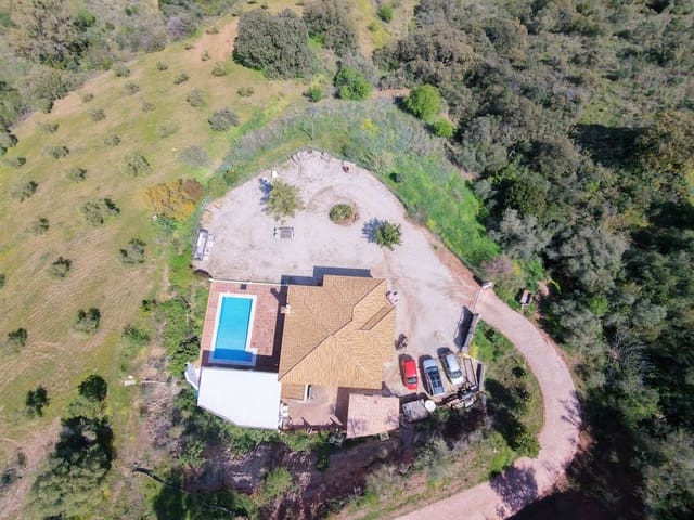 4 sypialnia Willa na sprzedaż w Colmenar z basenem garażem - 369 000 € (Ref: 9528942)