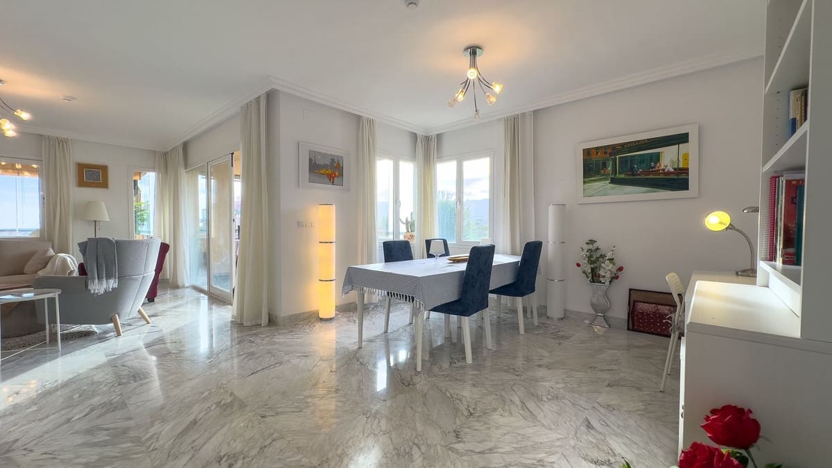 Apartamento de 2 habitaciones en Alhaurín de la Torre en venta con piscina garaje - 350.000 € (Ref: 9535065)