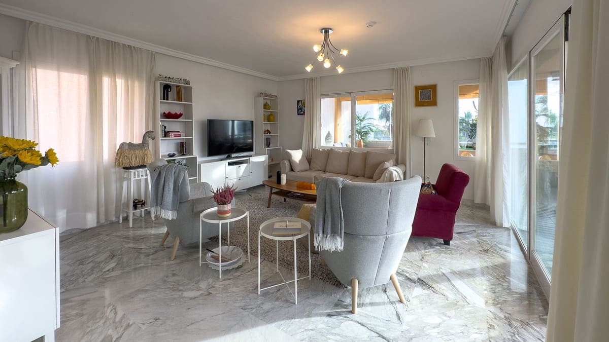 2 chambre Appartement à vendre à Alhaurin de la Torre avec piscine garage - 350 000 € (Ref: 9535065)