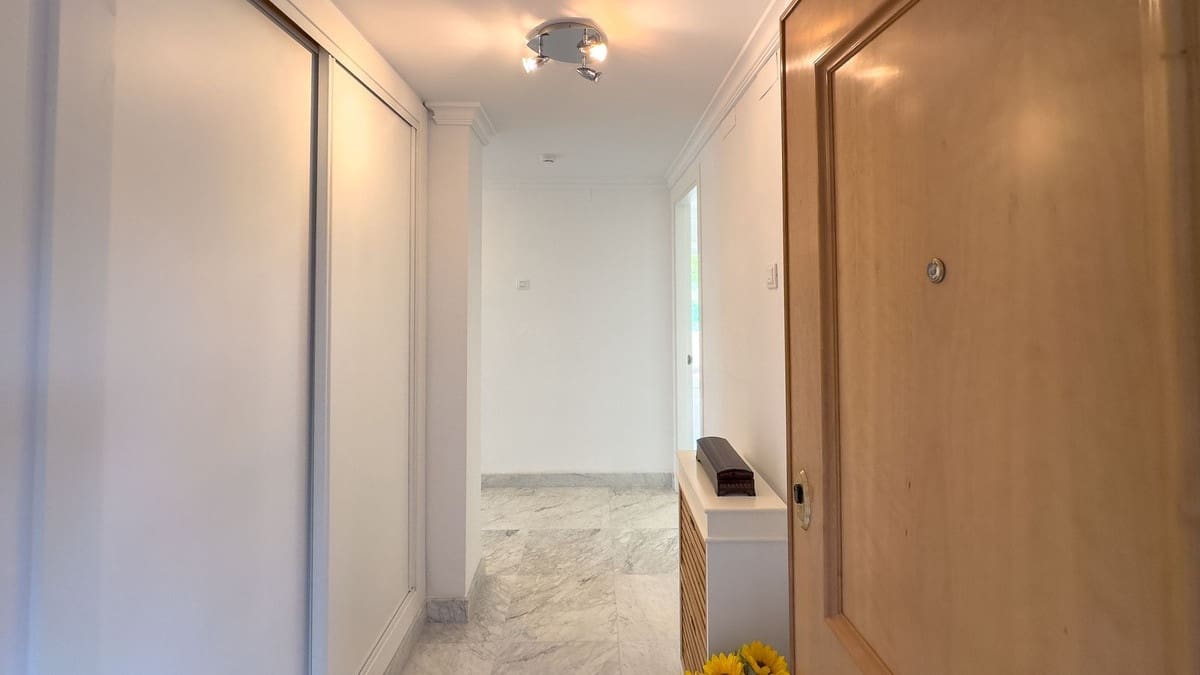 2 bedroom Apartment for sale in Alhaurin de la Torre with pool garage - € 350,000 (Ref: 9535065)