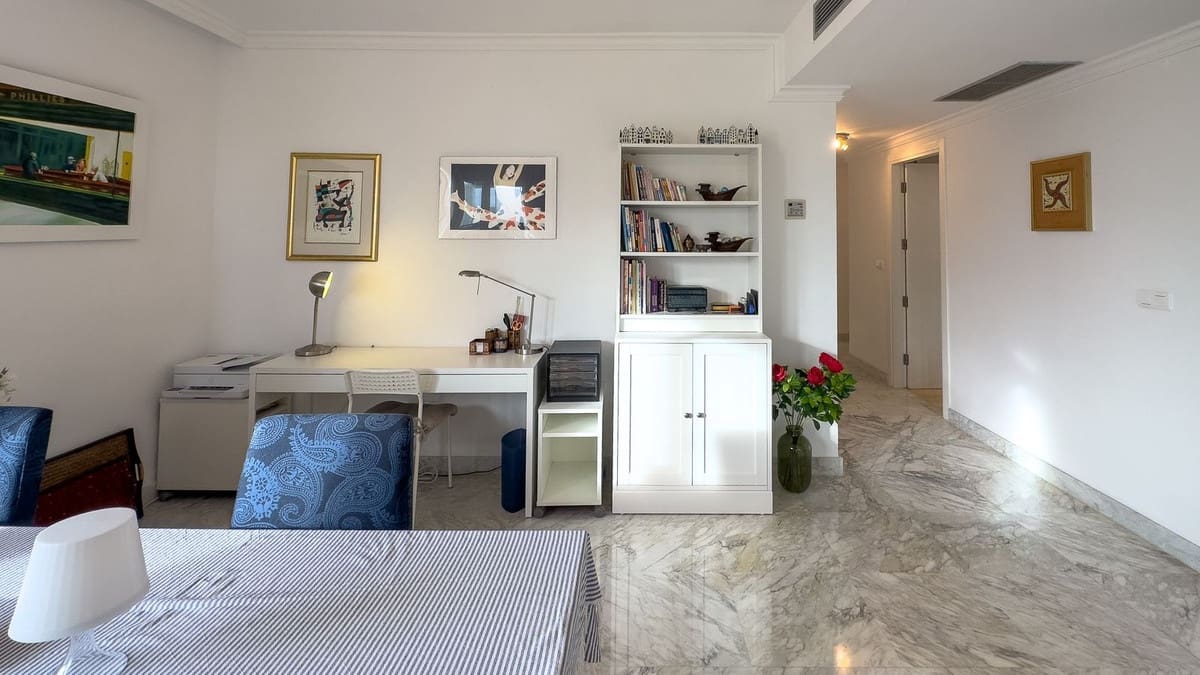 2 bedroom Apartment for sale in Alhaurin de la Torre with pool garage - € 350,000 (Ref: 9535065)