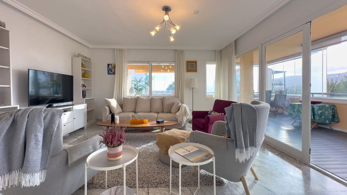 2 bedroom Apartment for sale in Alhaurin de la Torre with pool garage - € 350,000 (Ref: 9535065)