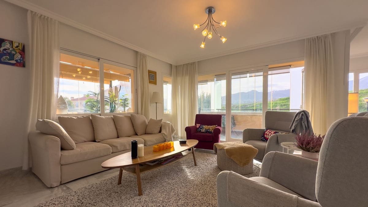 2 bedroom Apartment for sale in Alhaurin de la Torre with pool garage - € 350,000 (Ref: 9535065)