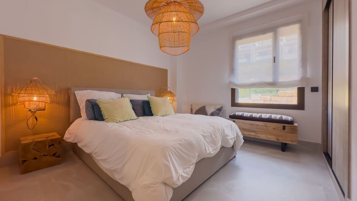 3 quarto Penthouse para venda em Istan com piscina garagem - 1 150 000 € (Ref: 9539687)