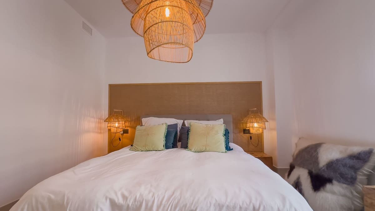 3 quarto Penthouse para venda em Istan com piscina garagem - 1 150 000 € (Ref: 9539687)