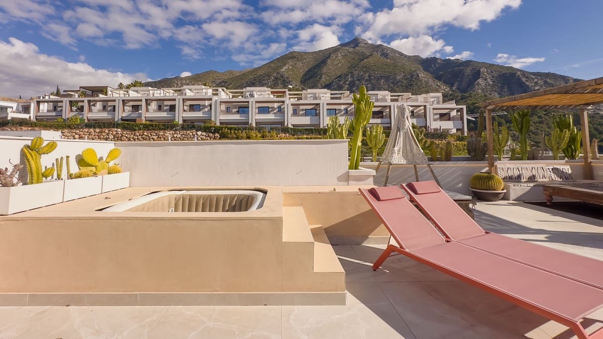 3 quarto Penthouse para venda em Istan com piscina garagem - 1 150 000 € (Ref: 9539687)