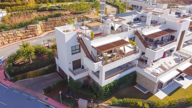 3 quarto Penthouse para venda em Istán com piscina garagem - 1 150 000 € (Ref: 9539687)