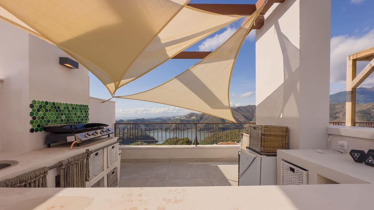 3 Zimmer Penthouse zu verkaufen in Istan mit Pool Garage - 1.150.000 € (Ref: 9539687)