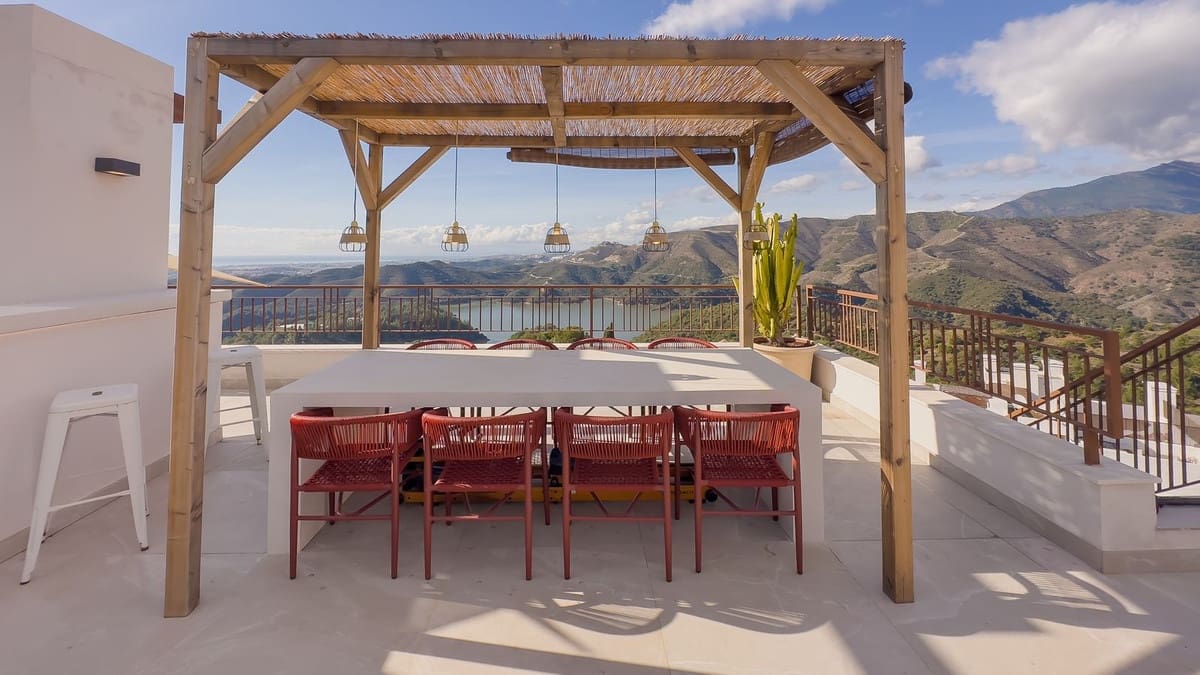 3 Zimmer Penthouse zu verkaufen in Istan mit Pool Garage - 1.150.000 € (Ref: 9539687)