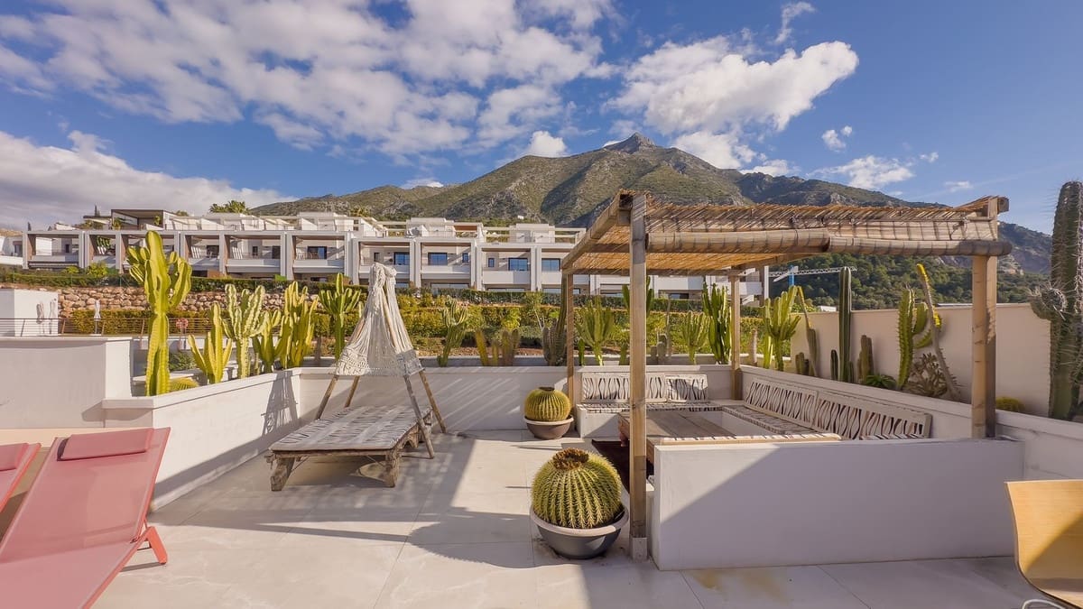 3 quarto Penthouse para venda em Istan com piscina garagem - 1 150 000 € (Ref: 9539687)