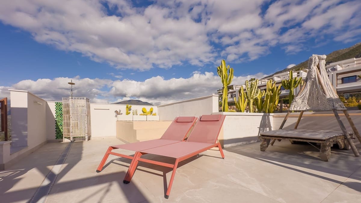 3 quarto Penthouse para venda em Istan com piscina garagem - 1 150 000 € (Ref: 9539687)