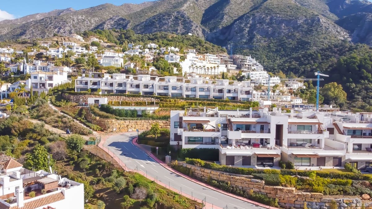 3 quarto Penthouse para venda em Istan com piscina garagem - 1 150 000 € (Ref: 9539687)