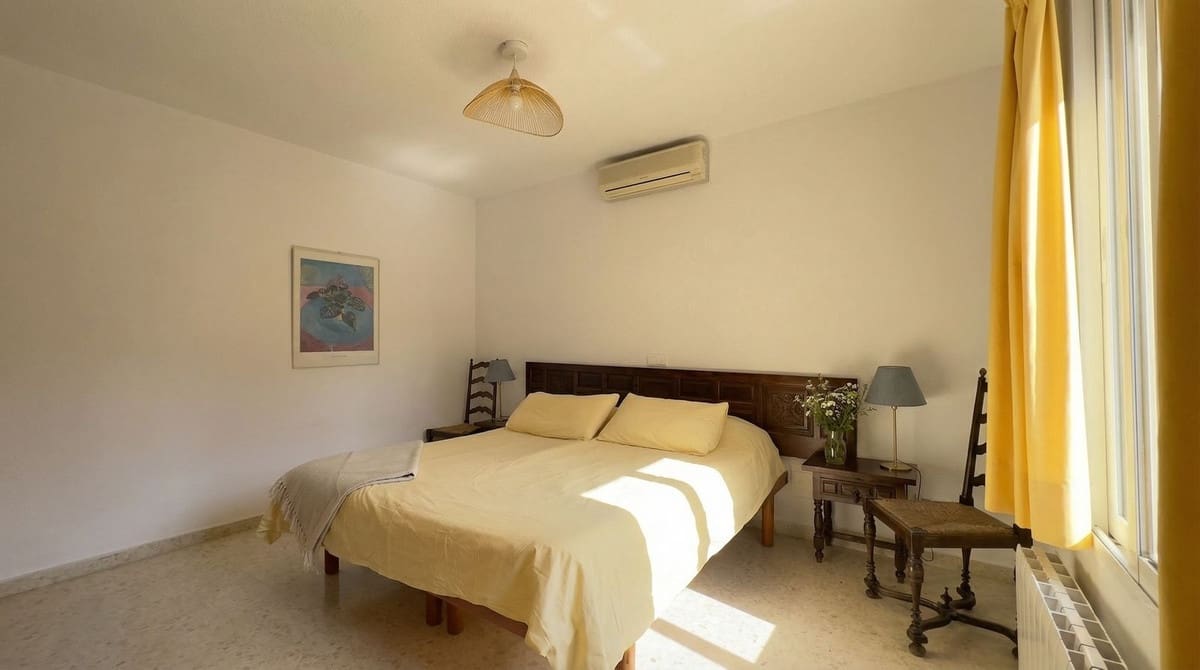 2 bedroom Townhouse for sale in Calahonda with pool garage - € 315,000 (Ref: 9566280)