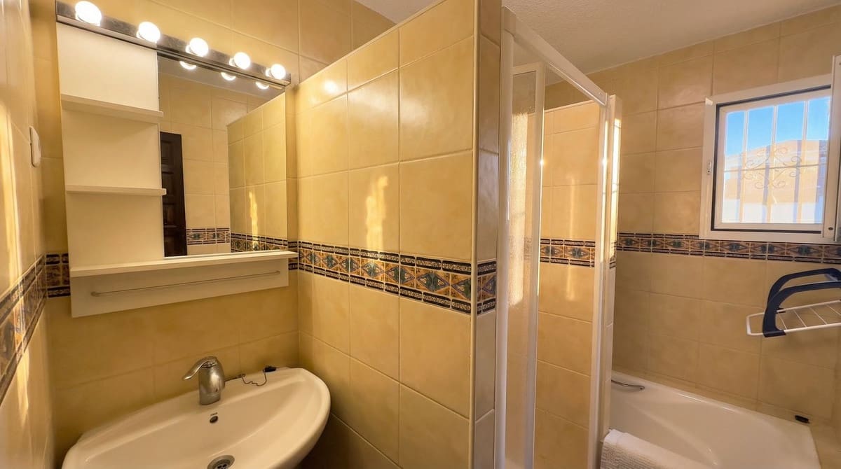 2 bedroom Townhouse for sale in Calahonda with pool garage - € 315,000 (Ref: 9566280)