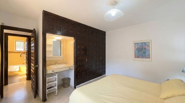 2 soverom Hus til salgs i Calahonda, Mijas med svømmebasseng garasje - € 315 000 (Ref: 9566280)