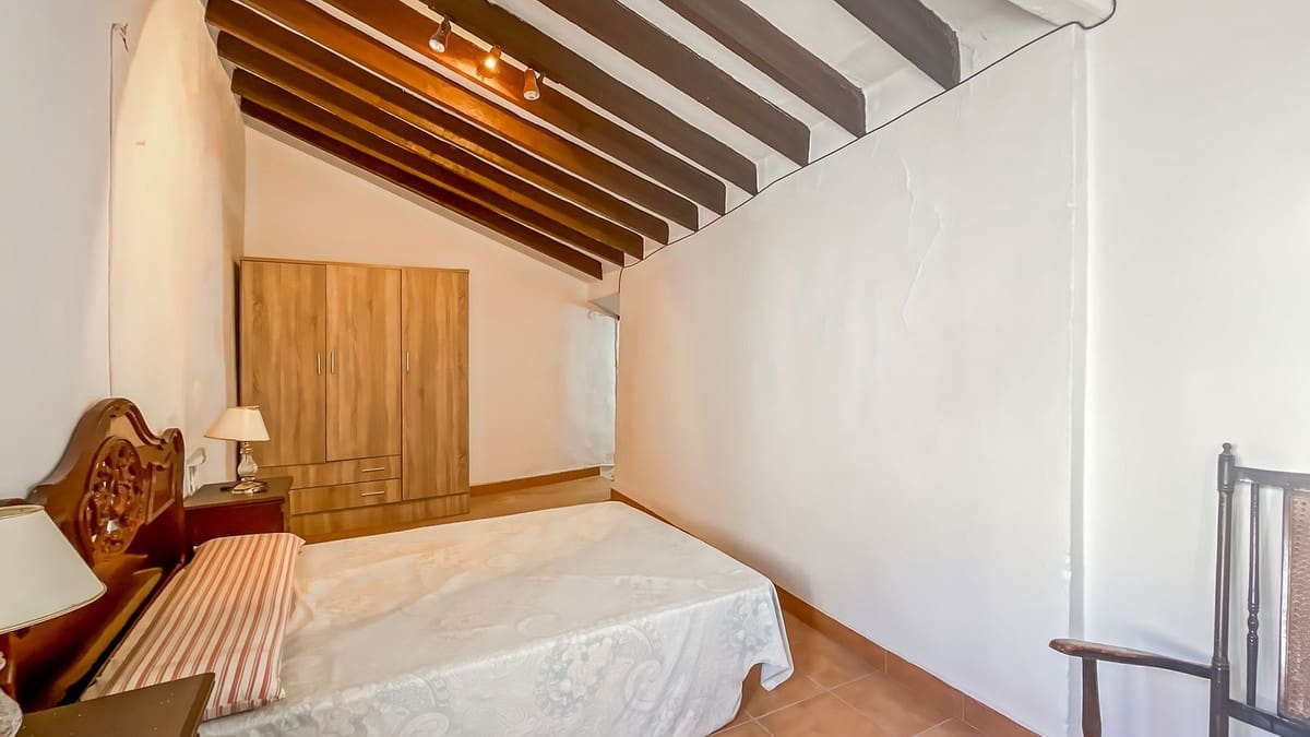 Casa de 3 habitaciones en Comares en venta - 85.000 € (Ref: 9592111)