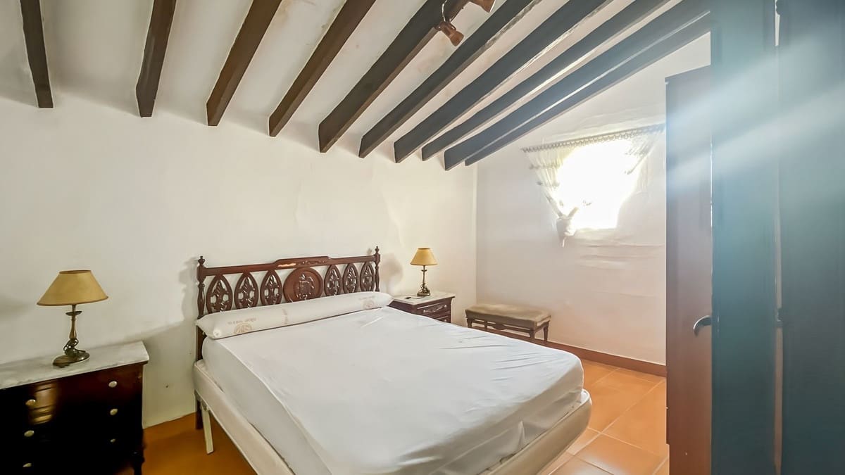 Casa de 3 habitaciones en Comares en venta - 85.000 € (Ref: 9592111)