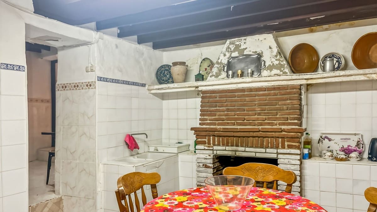 Casa de 3 habitaciones en Comares en venta - 85.000 € (Ref: 9592111)