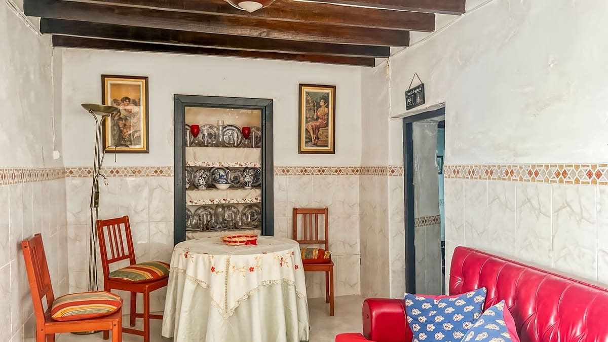 Casa de 3 habitaciones en Comares en venta - 85.000 € (Ref: 9592111)