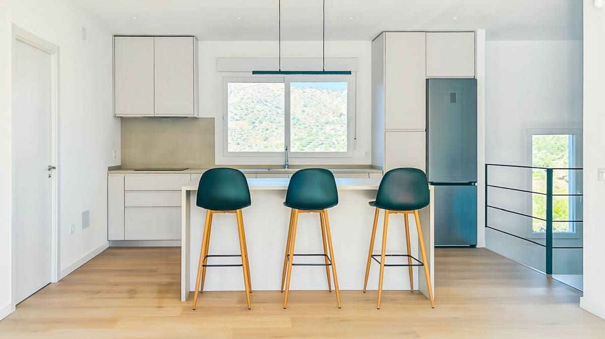 3 slaapkamer Villa te huur in Riogordo met garage - € 2.000 (Ref: 9597273)