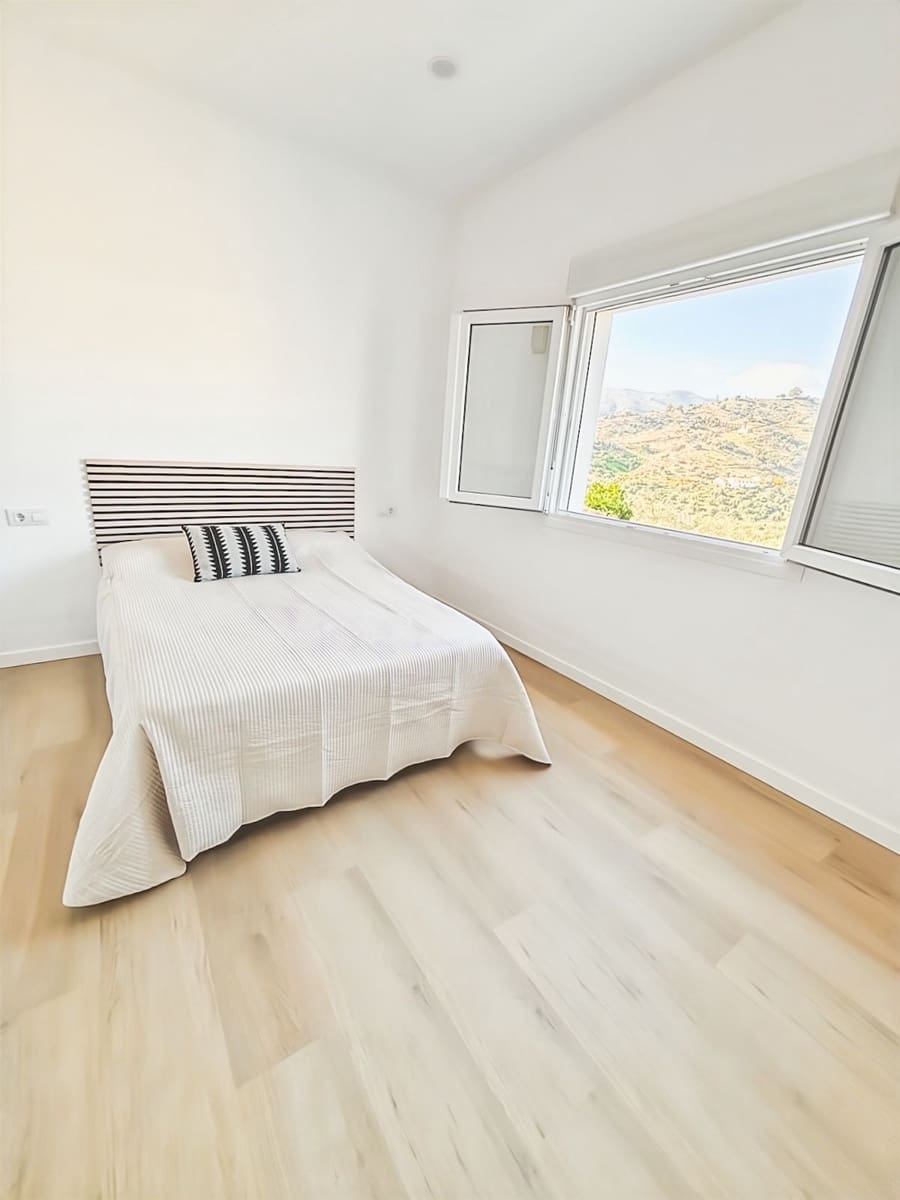 3 makuuhuone Huvila vuokrattavana paikassa Riogordo mukana 
autotalli - 2 000 € (Ref: 9597273)