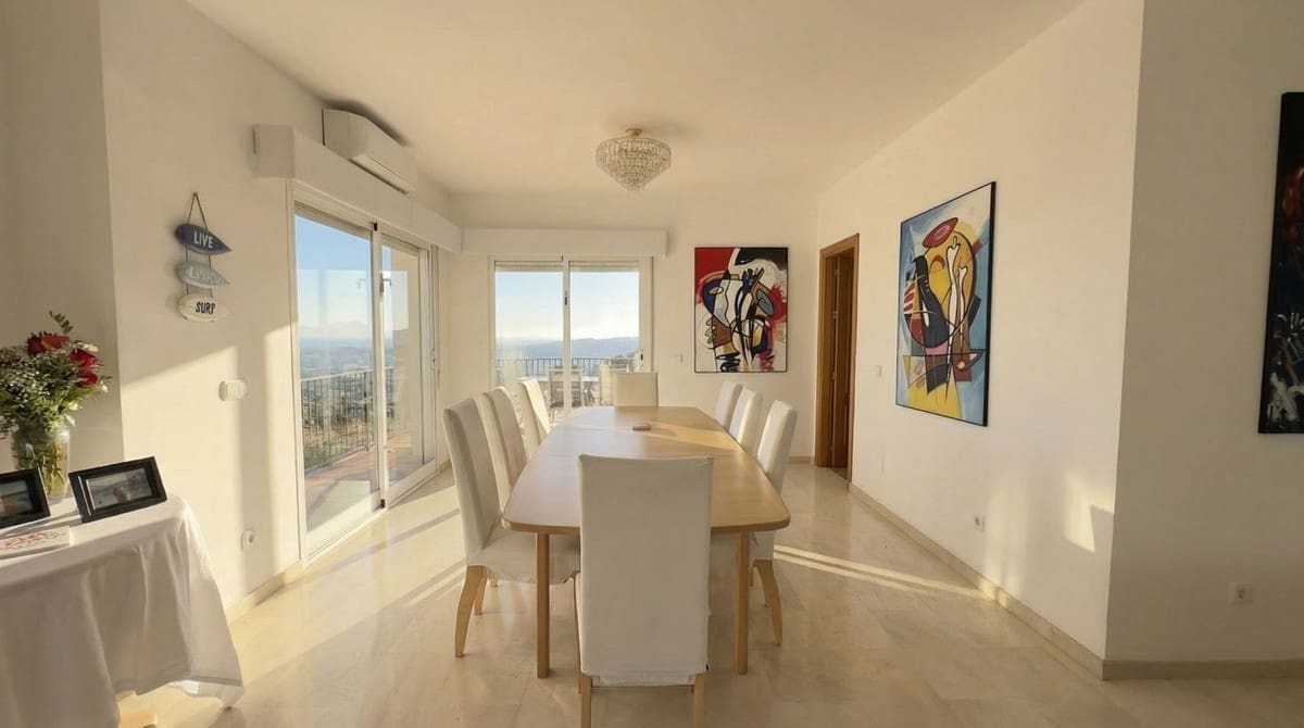 4 bedroom Villa for sale in Valtocado with pool garage - € 1,485,000 (Ref: 9628438)