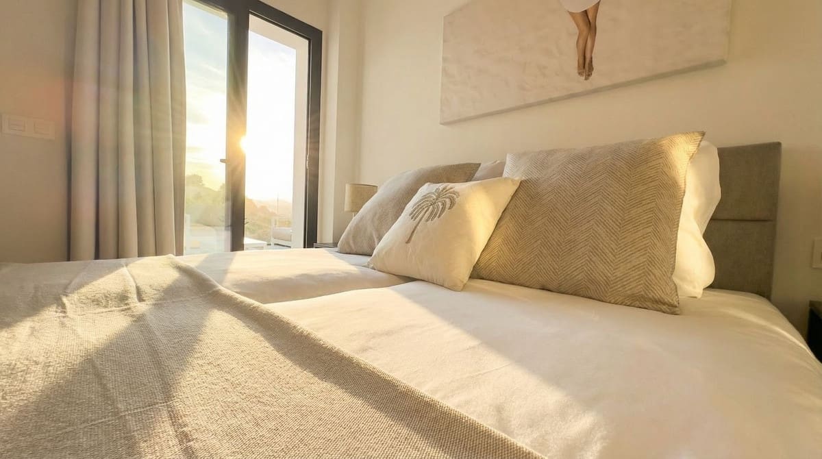 4 bedroom Apartment for sale in Mijas Costa with pool garage - € 465,000 (Ref: 9628440)