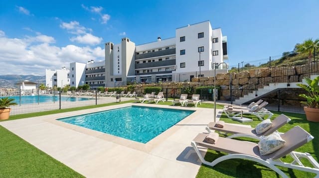 4 chambre Appartement à vendre à Mijas Costa, Mijas avec piscine garage - 459 000 € (Ref: 9628440)
