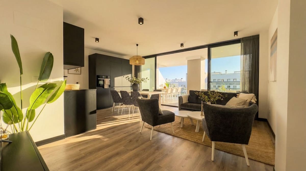 3 soveværelse Lejlighed til salg i Mijas Costa med swimmingpool garage - € 349.000 (Ref: 9628441)