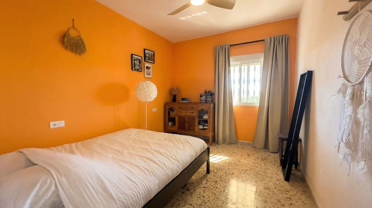 4 bedroom Finca/Country House for sale in Alora with pool garage - € 269,000 (Ref: 9628442)