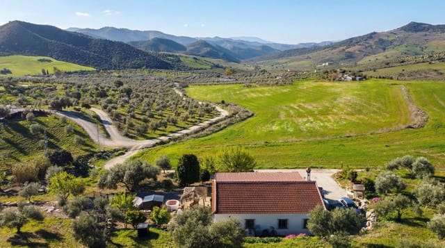 4 slaapkamer Finca/Landhuis te koop in Alora met zwembad garage - € 269.000 (Ref: 9628442)