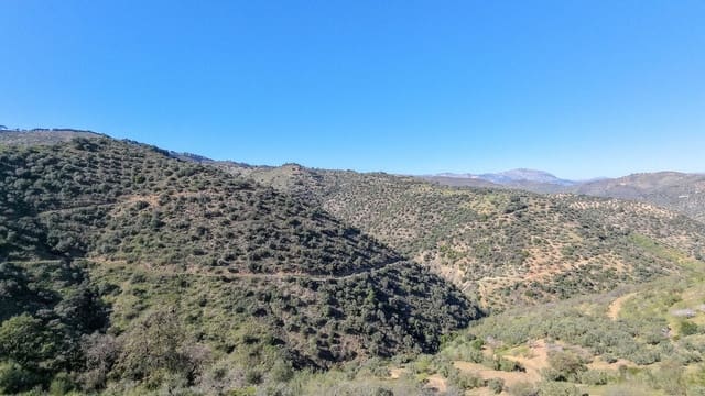 Ubebygd land til salgs i Málaga by - € 85 000 (Ref: 9631861)