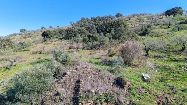 Ubebygd land til salgs i Málaga by - € 85 000 (Ref: 9631861)