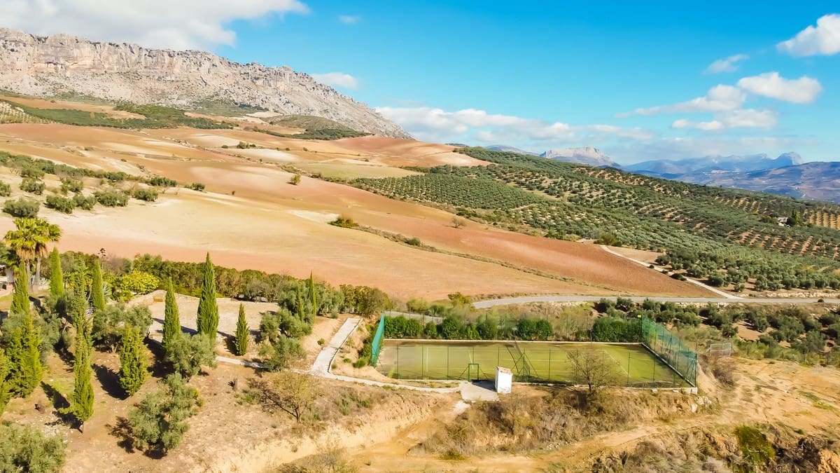 13 bedroom Finca/Country House for sale in Villanueva de la Concepcion with pool garage - € 2,250,000 (Ref: 9656584)