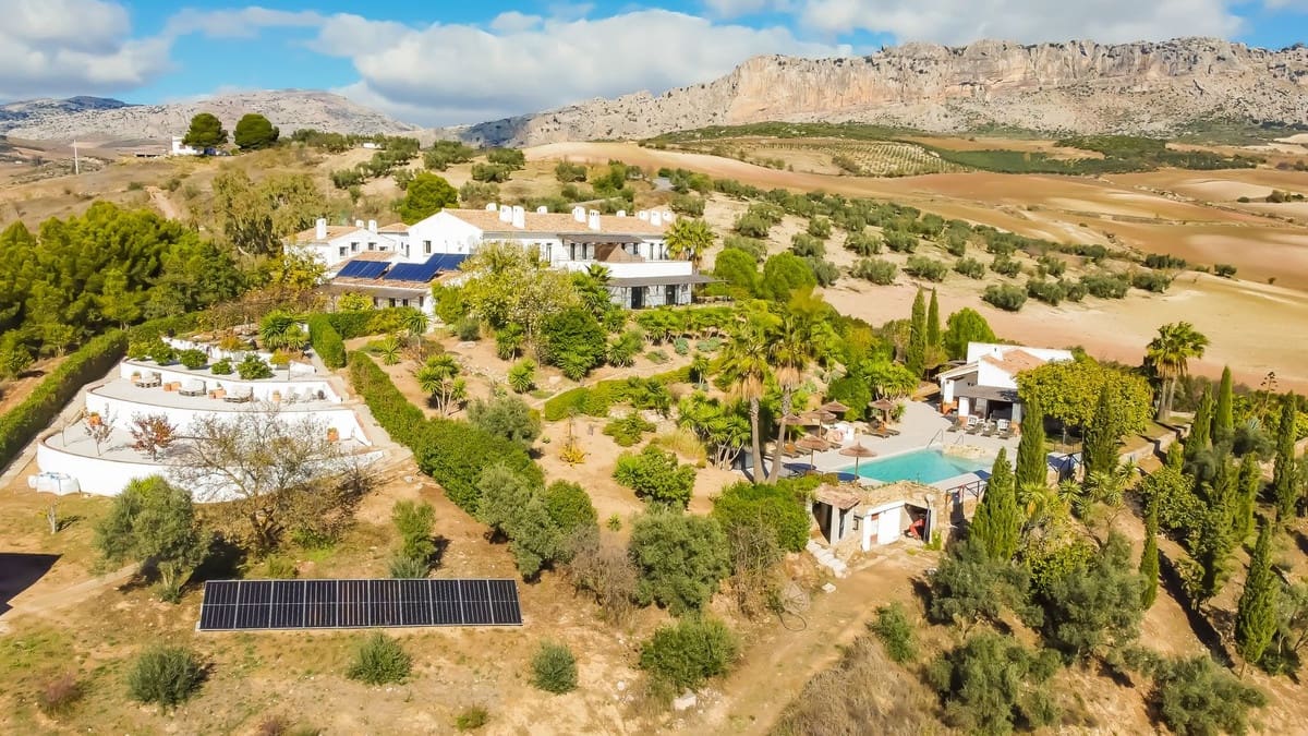 13 bedroom Finca/Country House for sale in Villanueva de la Concepcion with pool garage - € 2,250,000 (Ref: 9656584)