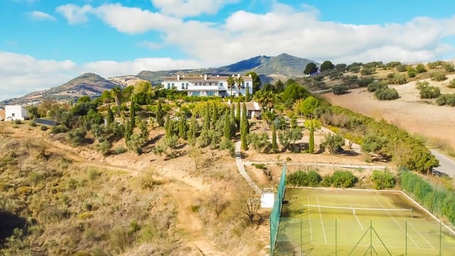 13 chambre Finca/Maison de Campagne à vendre à Villanueva de la Concepcion avec piscine garage - 1 995 000 € (Ref: 9656584)