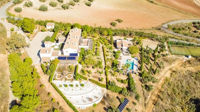 13 sypialnia Finka/Dom wiejski na sprzedaż w Villanueva de la Concepcion z basenem garażem - 1 995 000 € (Ref: 9656584)