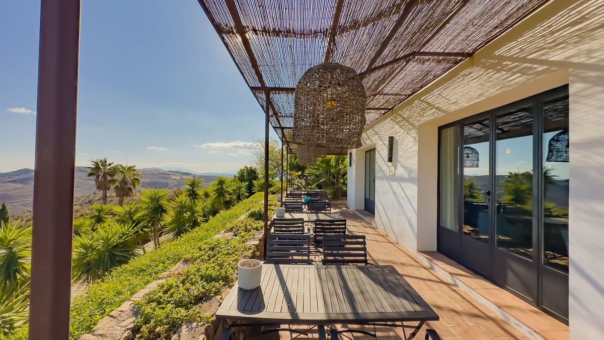 13 bedroom Finca/Country House for sale in Villanueva de la Concepcion with pool garage - € 1,995,000 (Ref: 9656584)