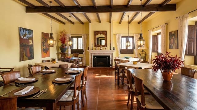 13 chambre Finca/Maison de Campagne à vendre à Almogía avec piscine - 2 200 000 € (Ref: 9685256)