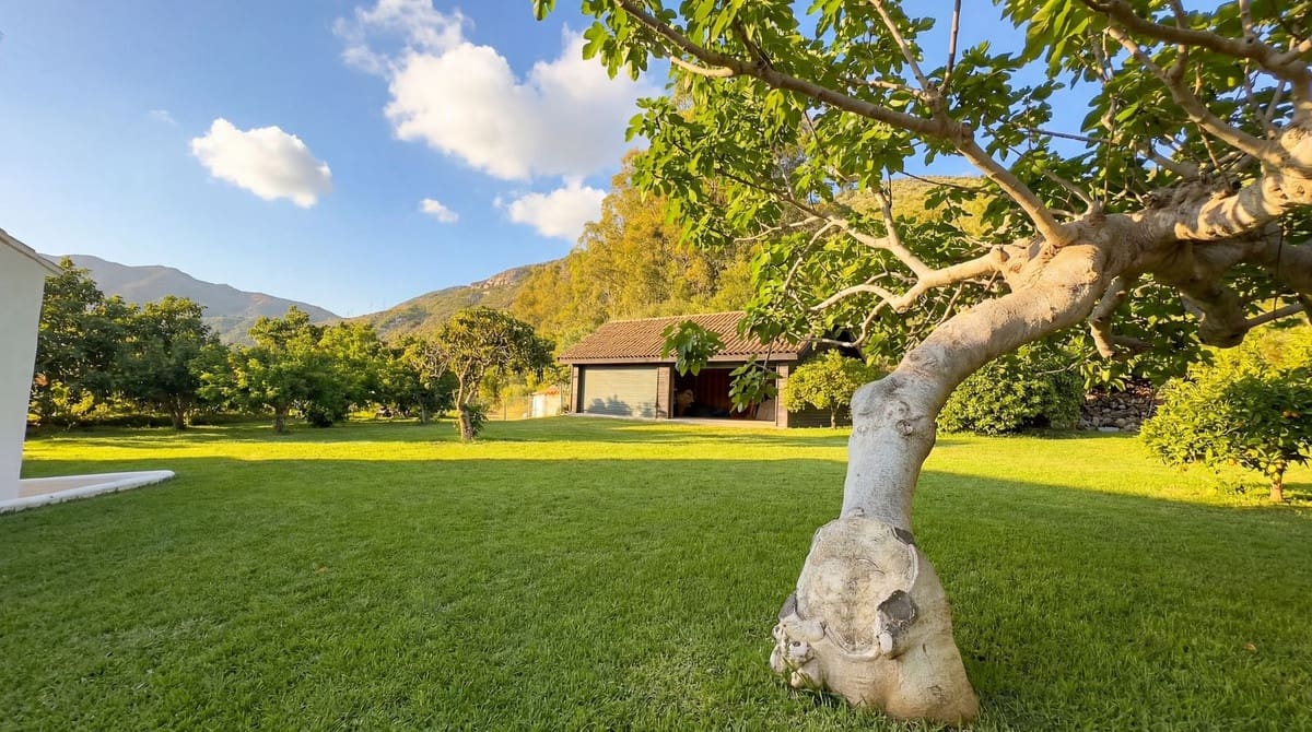 5 soveværelse Finca/Landehus til salg i Alhaurin el Grande med swimmingpool garage - € 2.150.000 (Ref: 9696779)