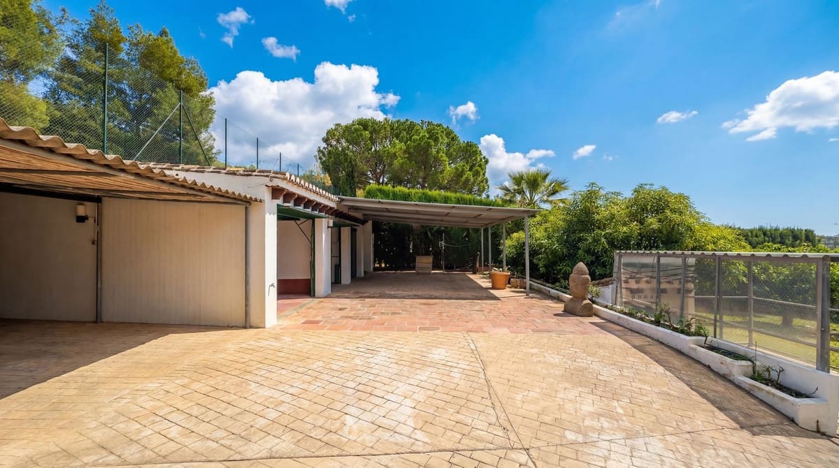 5 soveværelse Finca/Landehus til salg i Alhaurin el Grande med swimmingpool garage - € 2.150.000 (Ref: 9696779)